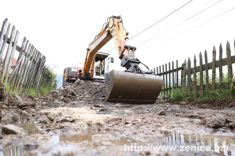 Pripremni radovi – Asfaltiranje puta za naselje Luke MZArnauti