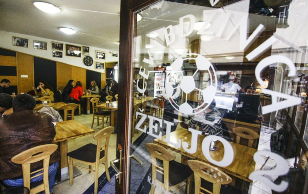 37C7595B C517 46C5 BAF0 0B11D28C1803