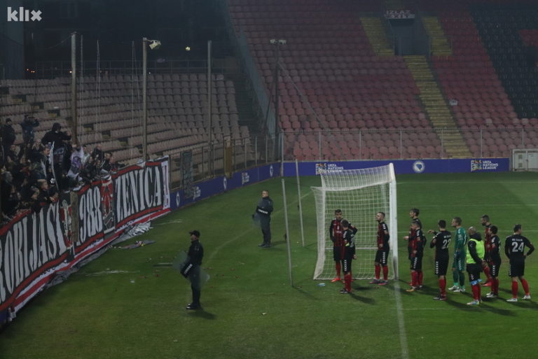 Robijaši razočarani igrom Čelika: Tražili od igrača da skinu dresove, oni to odbili