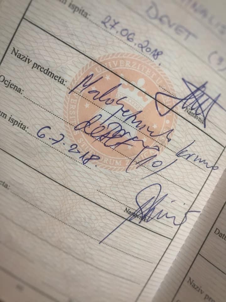 42F2A7C0 E1F9 4942 A19A 847A581E0EF9