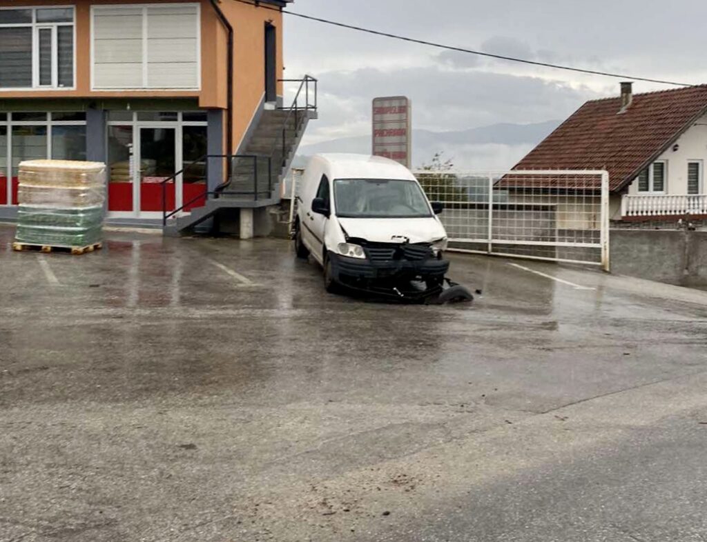 44BDF339 F2B7 475D B232 AC8E76DE9AE6