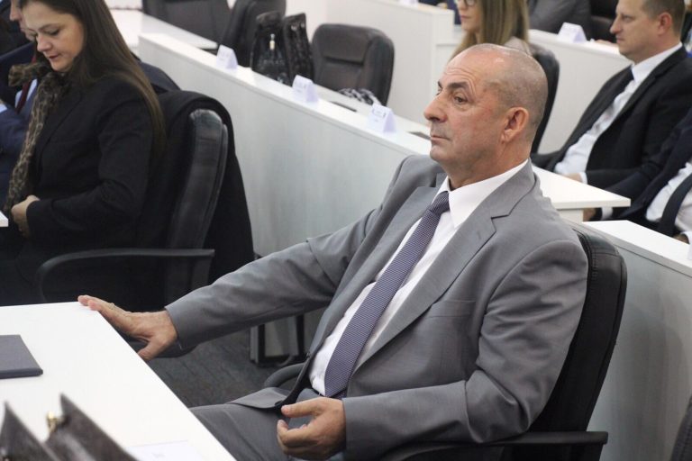 POTVRĐENA PISANJA 072INFO Nezavisni blok zvanično isključio Omera Škalju