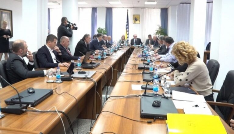 Evo koliku naknadu članovi Ekonomsko-socijalnog vijeća FBiH dobiju po sjednici