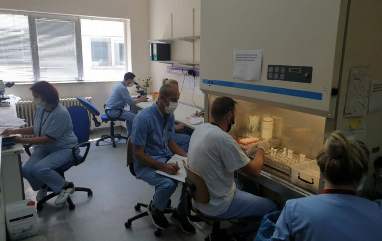 Ljudi koji otkrivaju prisustvo zaraze: Dosad testirali 31.500 uzoraka na koronavirus