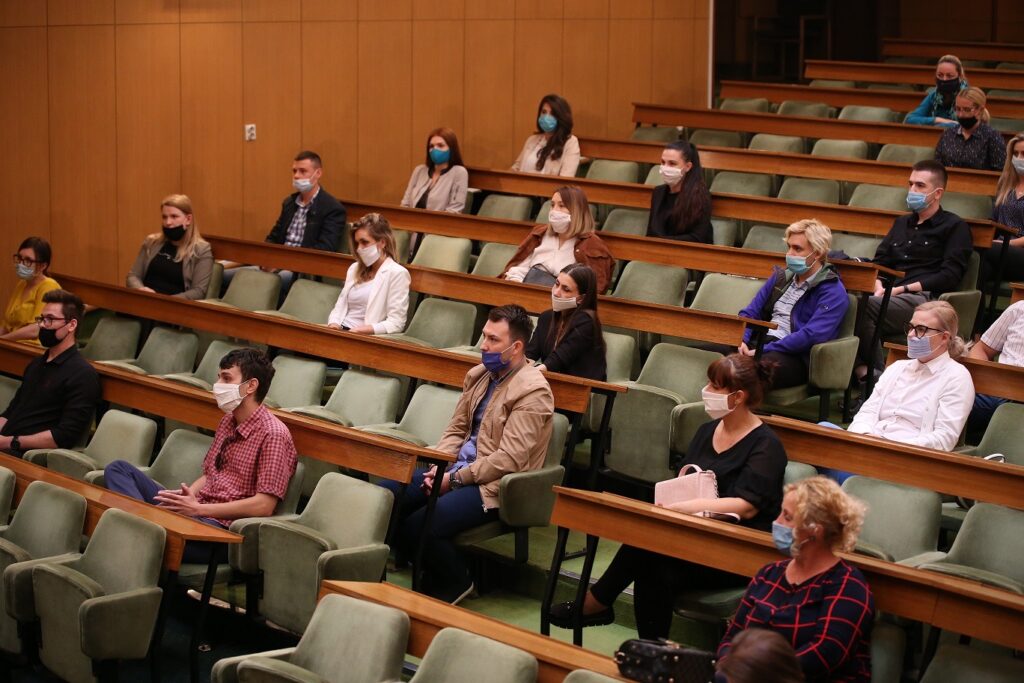 52B0BFFD 5602 4A6C A51A 13C7502AB341