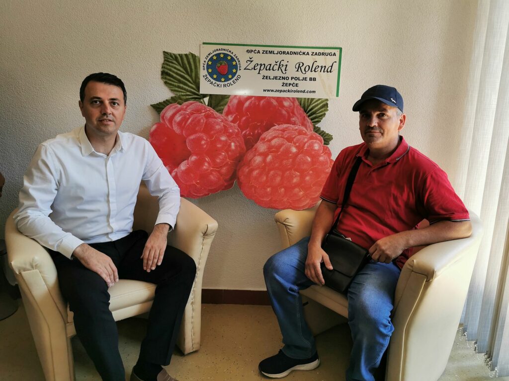 5AD60063 EFE8 4969 8EF9 6332B29F418E