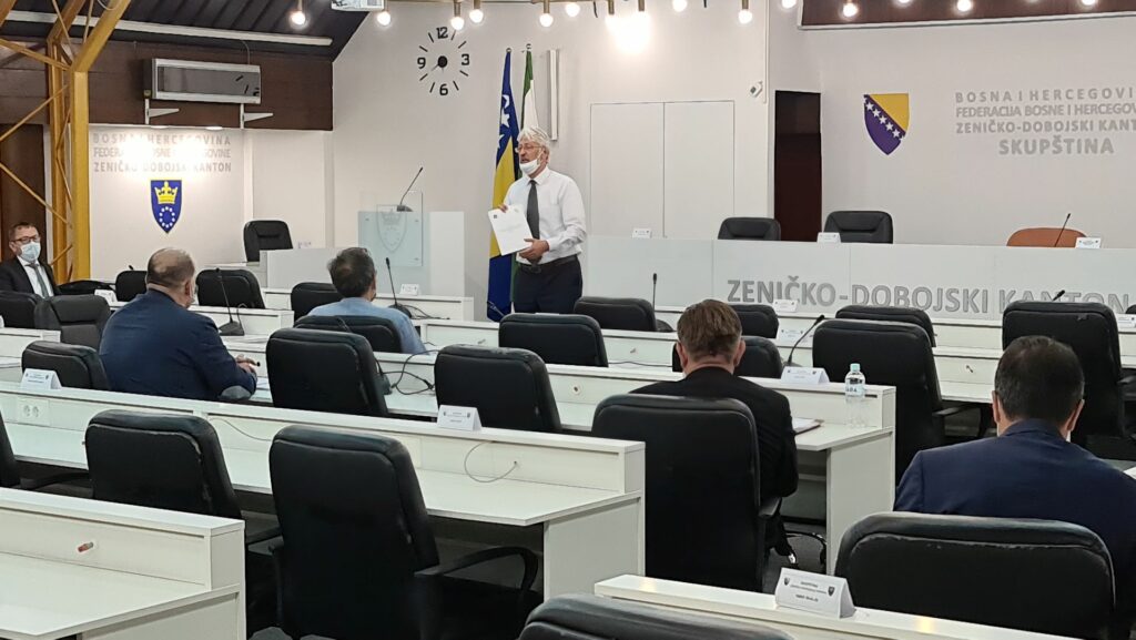 5F70A78F A05E 4676 A641 5920A415F5E3