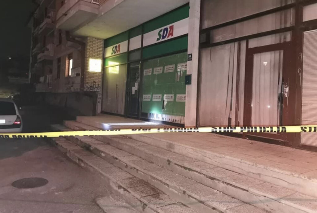 6038637E 3F66 45B1 97D8 5CE994B5BE86