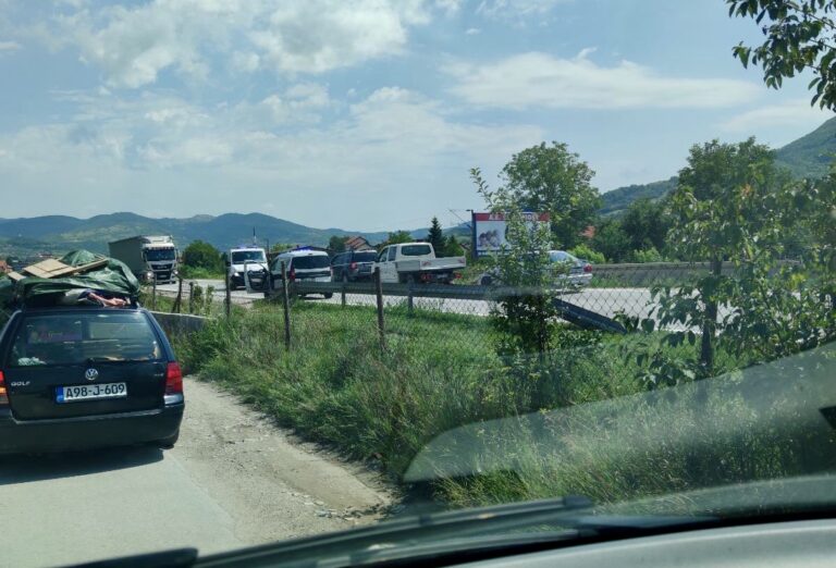 NESREĆA U ZENICI: Teže povrijeđen motociklista, kolone na M-17 (FOTO)