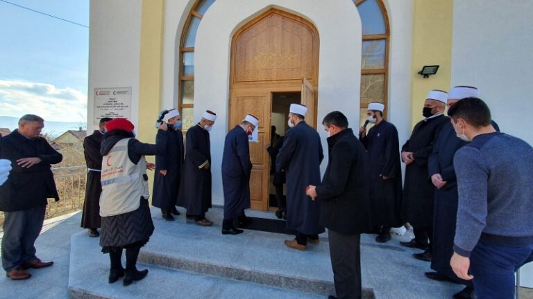 Na proklanjavanje džamije kod Tomislavgrada došli i fratar Sretan Ćurčić te načelnik Ivan Vukadin