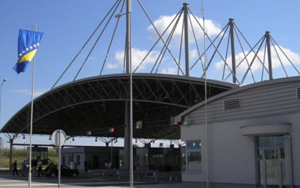 688773D4 6235 4C8C 850B B5FD6ACABDA4