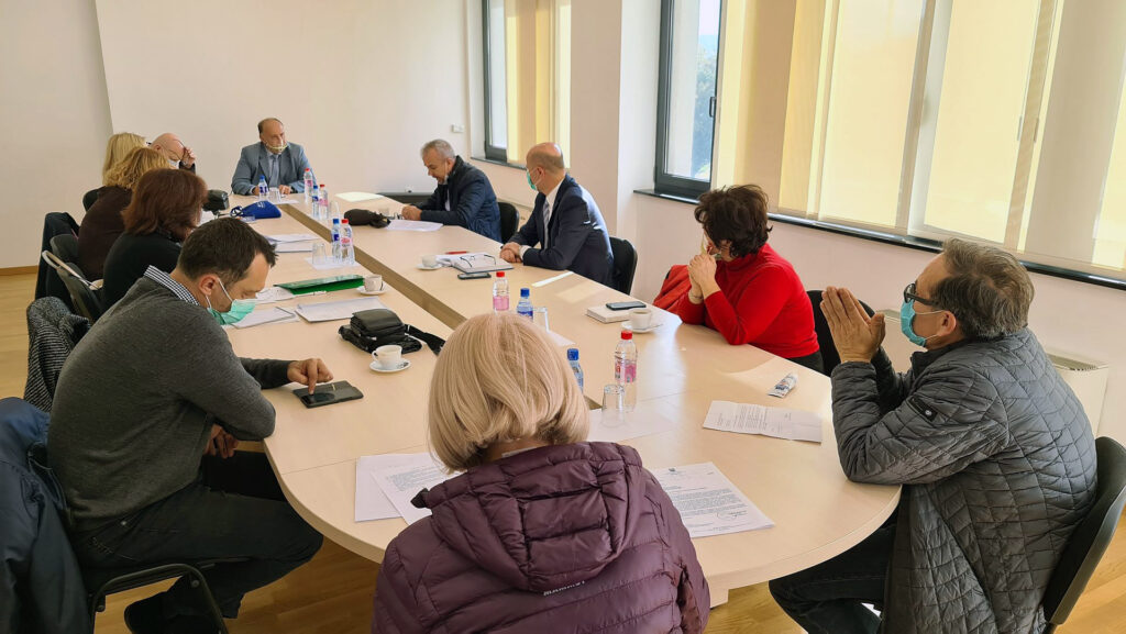 698F2553 D5EB 4B42 BCA7 D8A39B21555A