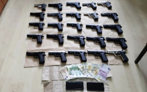 69DFB246 7E9D 47EA 9CBB 454FD2DE8655