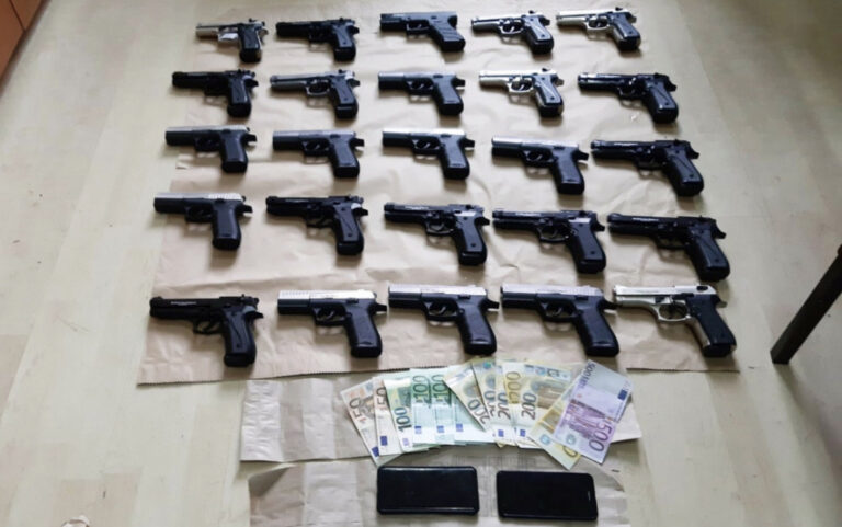 Pala kriminalna grupa iz Srbije i BiH: Švercovali oružje