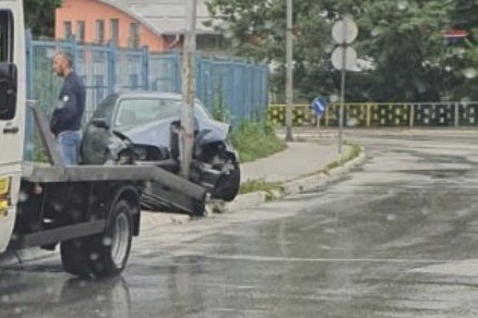 6D73F531 9786 451B A898 1CEDE4B5E841