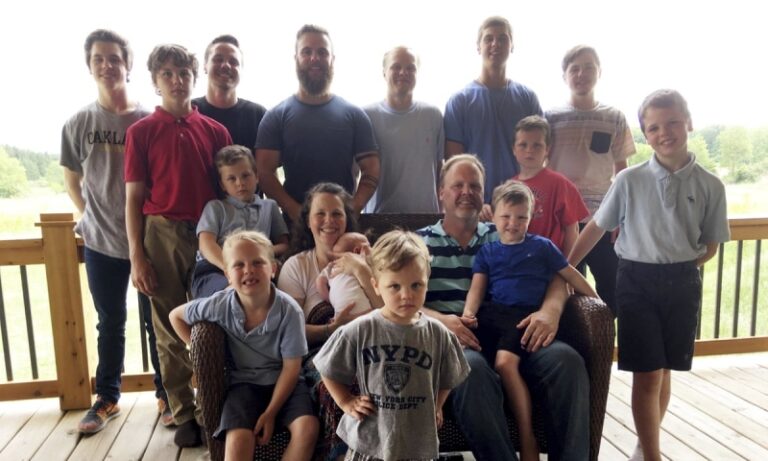 Čekali su je godinama: Par koji je imao 14 sinova napokon dobio kćerku