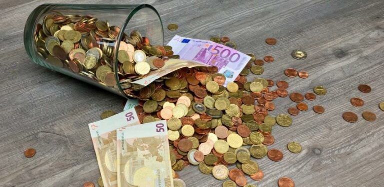 Četiri od deset Austrijanaca “osjeća” koronu i finansijski