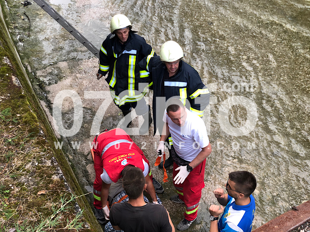 7B7A0CC2 A409 4862 8404 8EA028499091