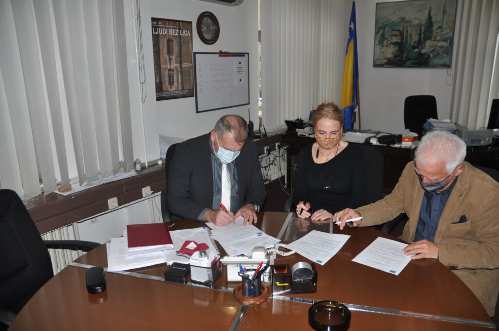 7EA2D10B 7FED 4338 B57F EC6DFADE8CCA