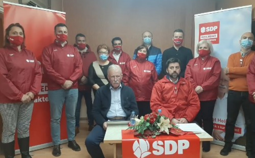 7F847DCF 05C4 42D1 A4E2 C98E91EA3AFC