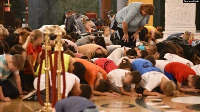 RSE: U jeku epidemije djecu okupili na molitvi