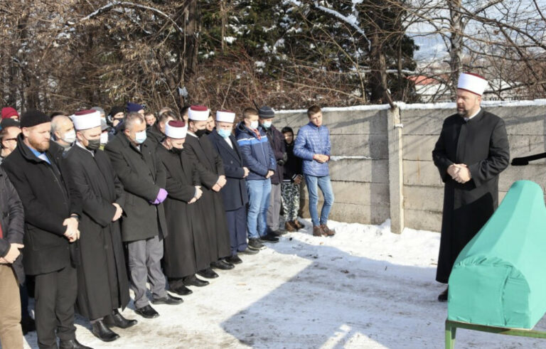 Mutfija Dizdarević održao hutbu i klanjao dženazu namaz ubijenom Ramizu Odobašiću u džematu Brist