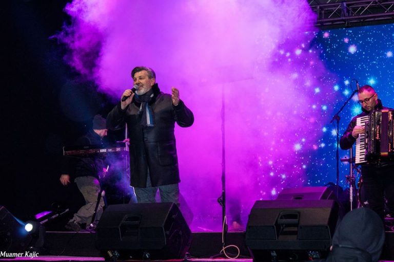 Spektakl u Zenici: Kralj narodne muzike Šerif Konjević priredio koncert za pamćenje