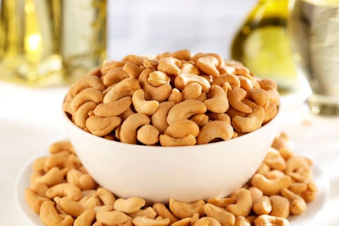 848971 indijski orah ff 696x464 1