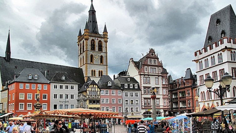 Kako postati Nijemac, Slovenac, Austrijanac…