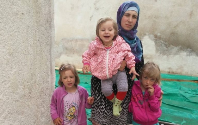 BiH: Djevojčicama sve izgorjelo u požaru, pomozimo im da ponovo dobiju igračke, odjeću, dom