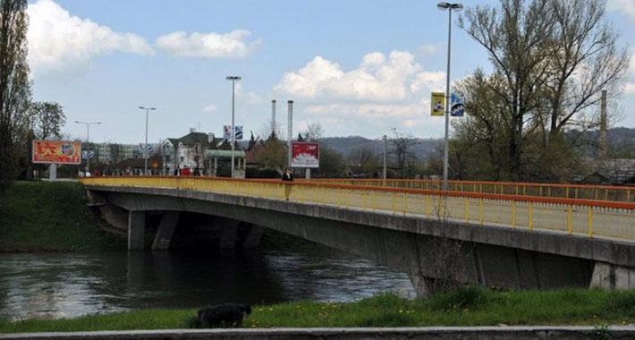 9D8E763D 2922 44E0 9508 873DA05BA70E