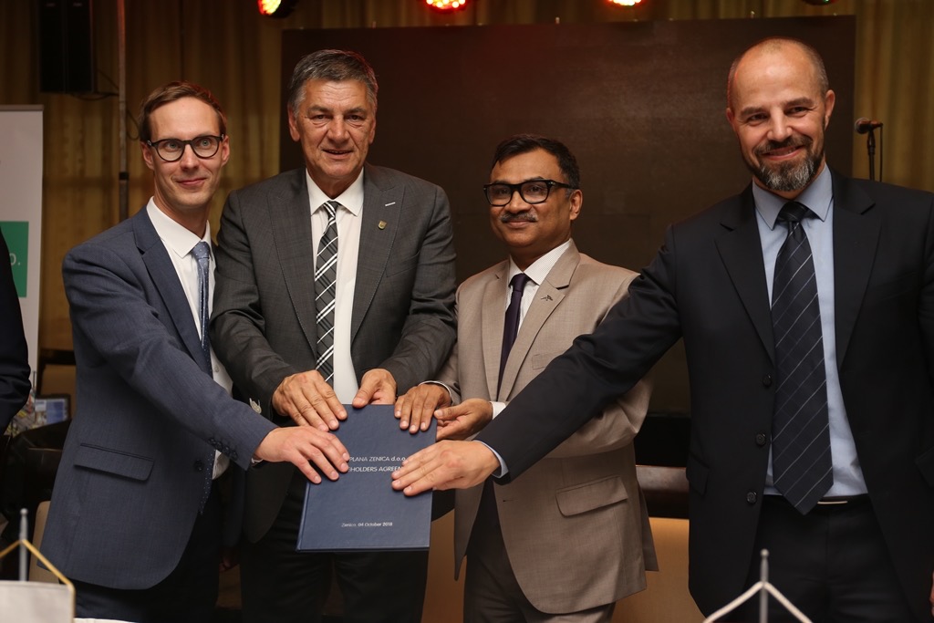 A6A0C1F8 2A1E 4B05 B130 5A77E383735A