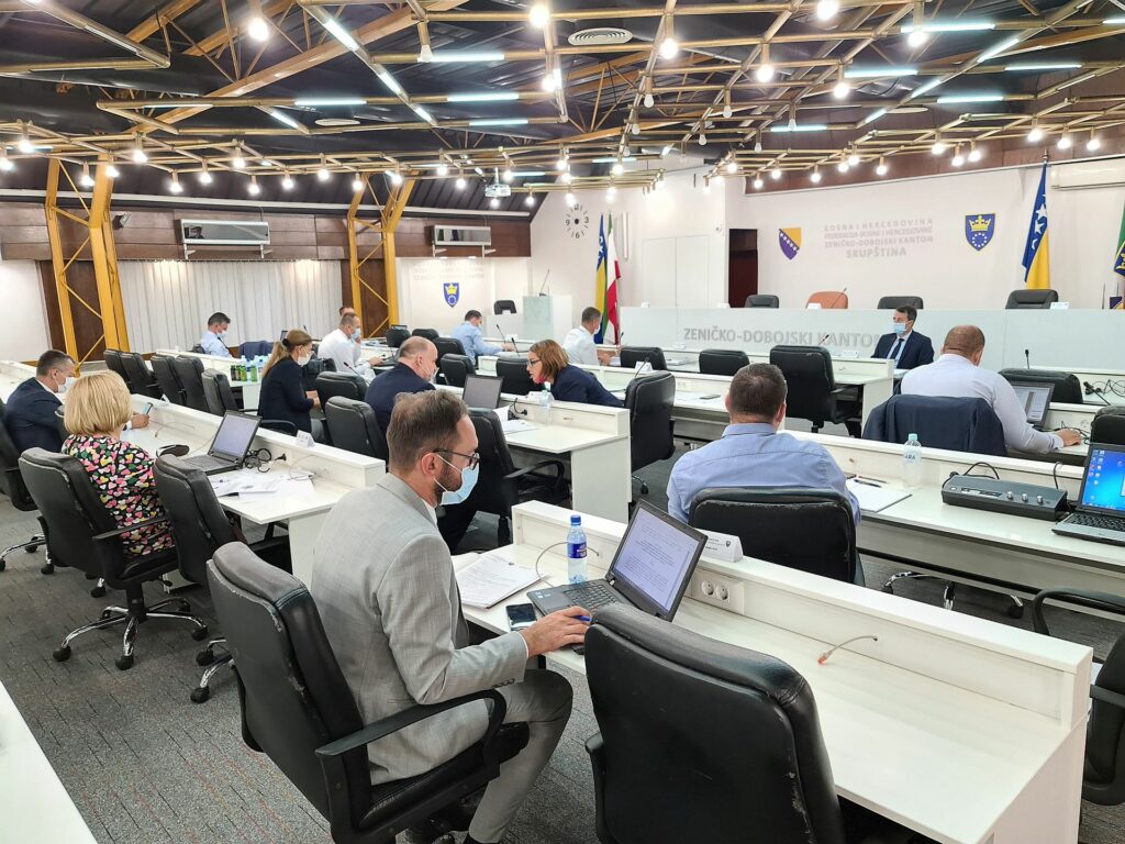 A6CA26BD A7F9 4271 A662 C94D014D72A3