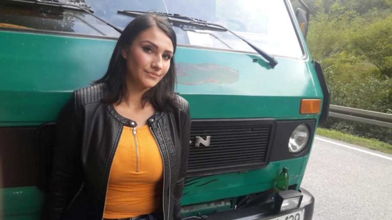 Šefika Garanović vozeći kamion ruši predrasude i prkosi stereotipima