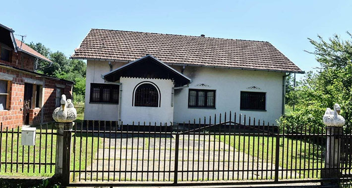 B3765735 216D 441A B7CE EA70FA4C9ECB