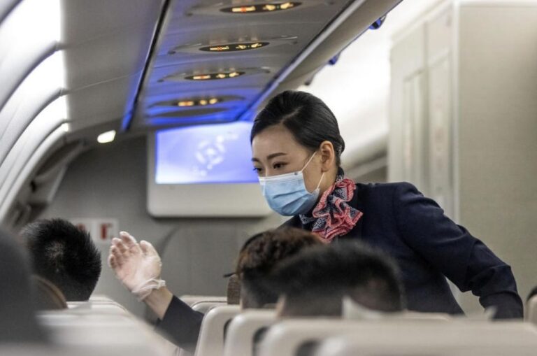 Zanimljive smjernice: Za zaštitu od COVID-19 stjuardese trebaju nositi i – pelene