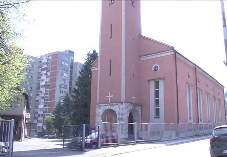 Drama u Zenici: Pokušao pljačku, vjernici ga zaključali u crkvi!