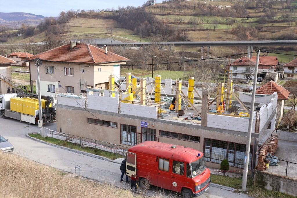 C449B293 B575 4E0C 8063 9A3CADF31B5C