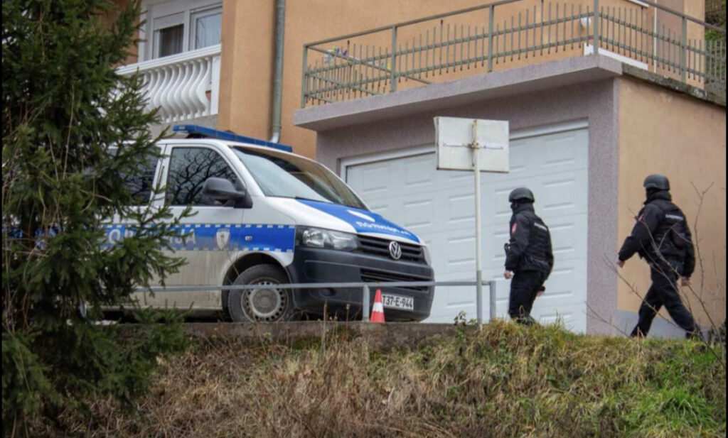 C5E56964 EFF6 4551 BEF7 1CF28B28917F