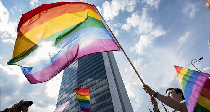 C90E7BAB 22E9 4164 B3EA 5DD7E38EE14D w1023 r1 s