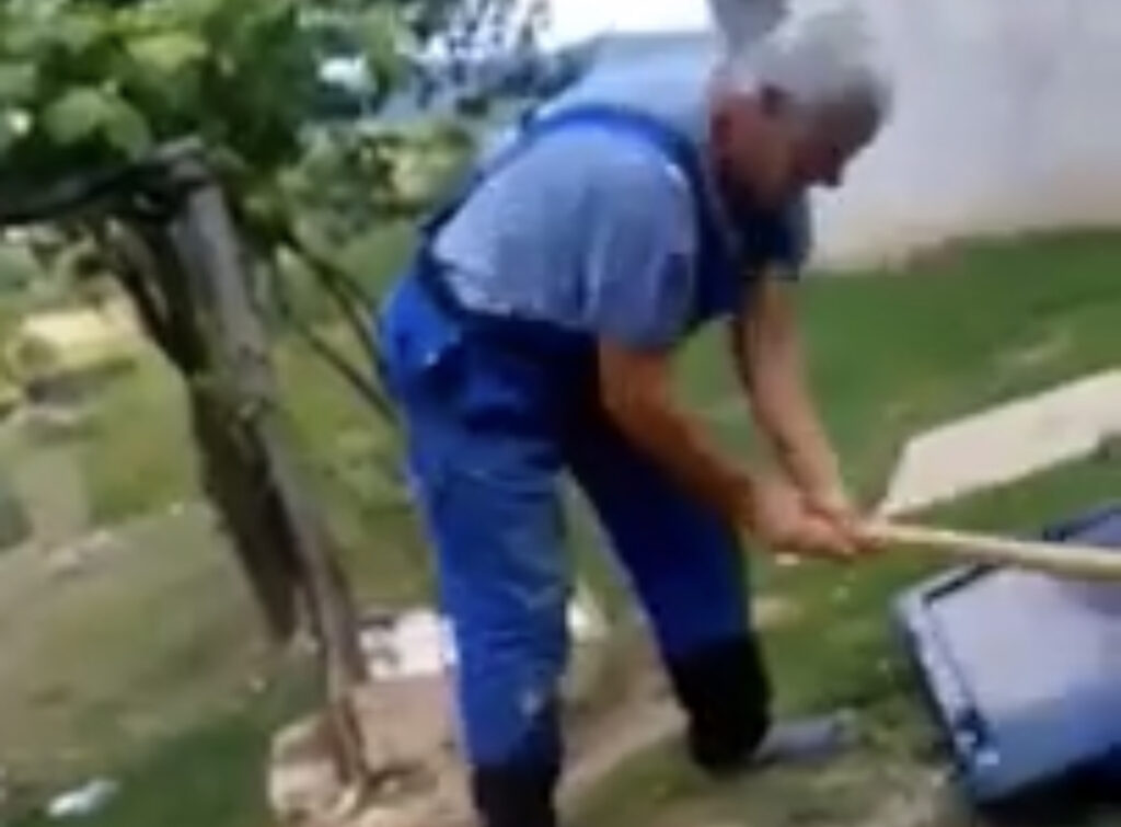 C9E36DC7 C94B 4AE7 8BA4 69913ED66732