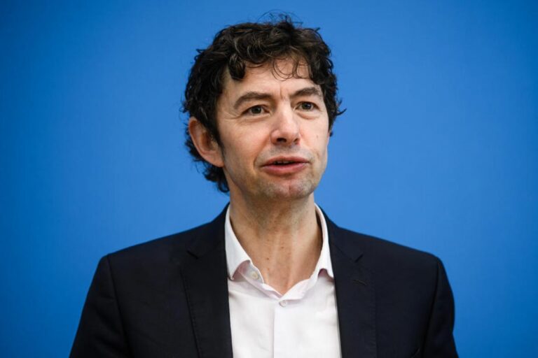 Vodeći njemački epidemiolog upozorio: Pandemija će tek sada početi