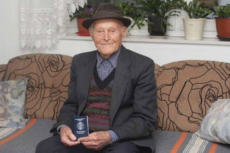 Samo u BiH: Zdravstvenu knjižicu prvi put dobio u 99. godini