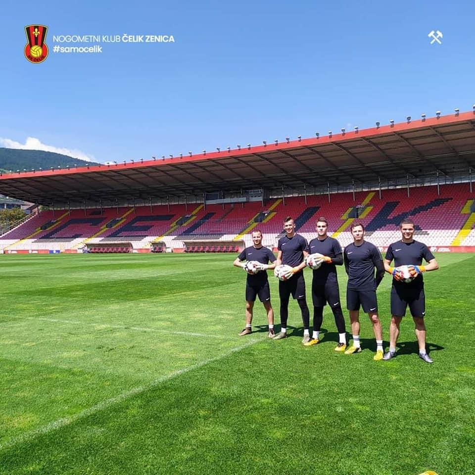 D3B49042 6ED1 4036 A668 25D87F9E077C