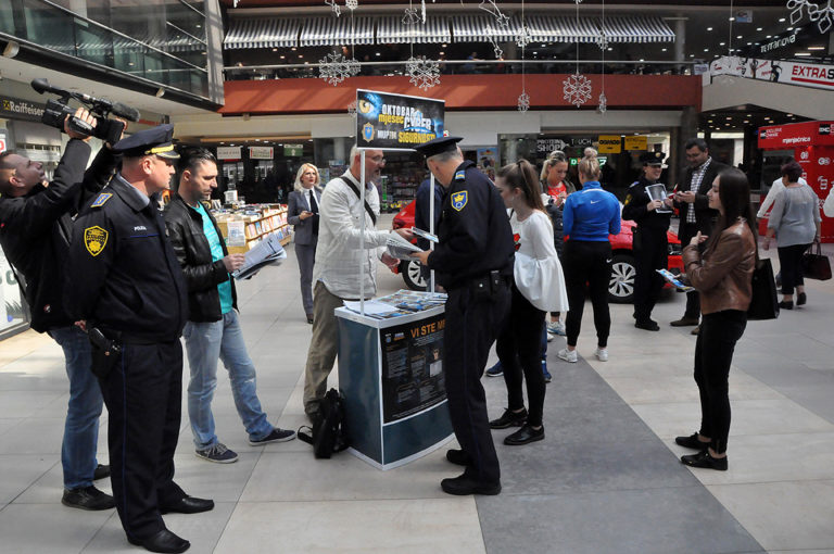 U Zenici kampanja MUP-a ZDK na temu cyber sigurnost