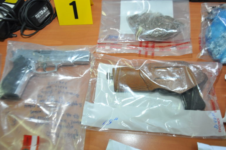 Zenička policija uspješno rasvijetlila 12 krađa, pronađeni i oduzeti droga i oružje, a počinioci uhapšeni