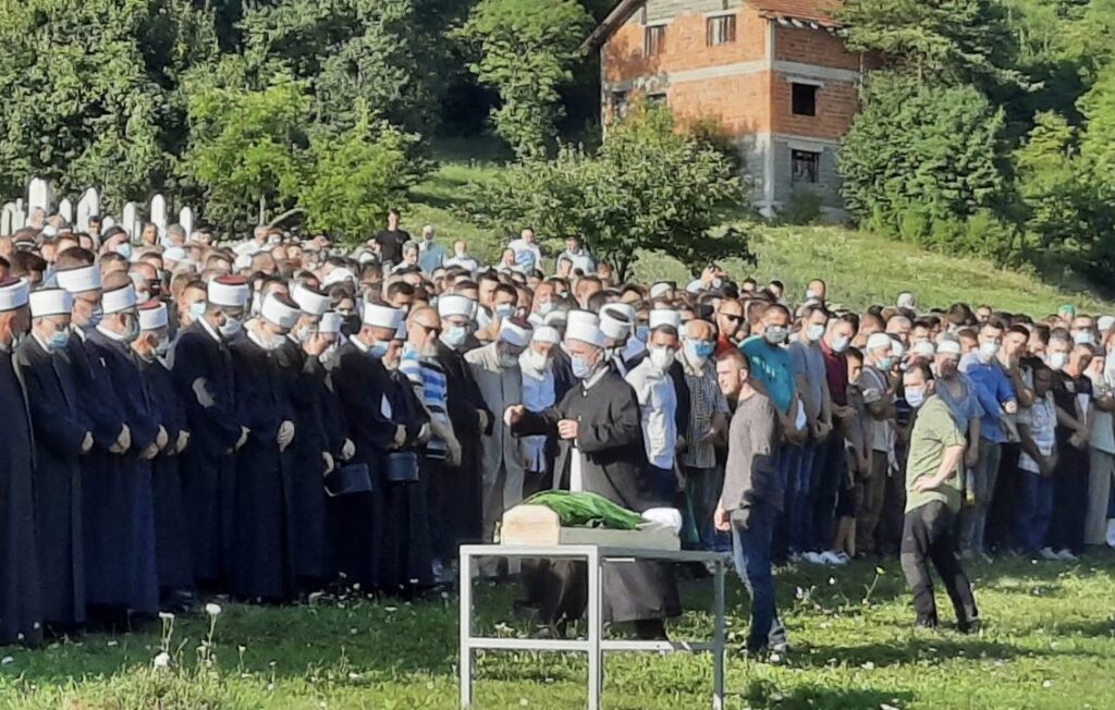 E086DB1E 33E9 4AA9 B4AC 3A2888EB71E4