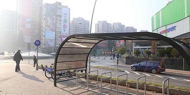 U Zenici u sklopu projekta „Od održive mobilnosti ka održivom miru“ postavljeno natkriveno biciklističko stajalište