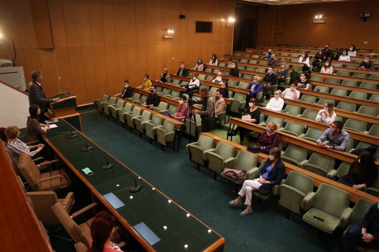 Prijem 50 osoba na stručno osposobljavanje bez zasnivanja radnog odnosa: Kasumović poručio mladima da moraju biti najbolji