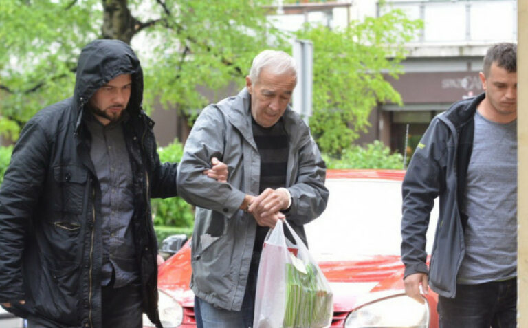 PORODIČNA TRAGEDIJA U BIH: Penzionisanom policajcu koji je ubio sina puklo srce od tuge